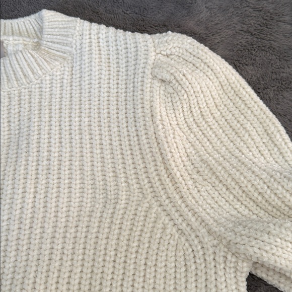 H&M Women’s Sweater Long Puff Sleeves Off White Medium - Picture 3 of 9